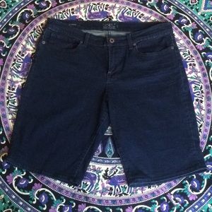 Lucky Brand size 14/32 Jean Bermuda Shorts